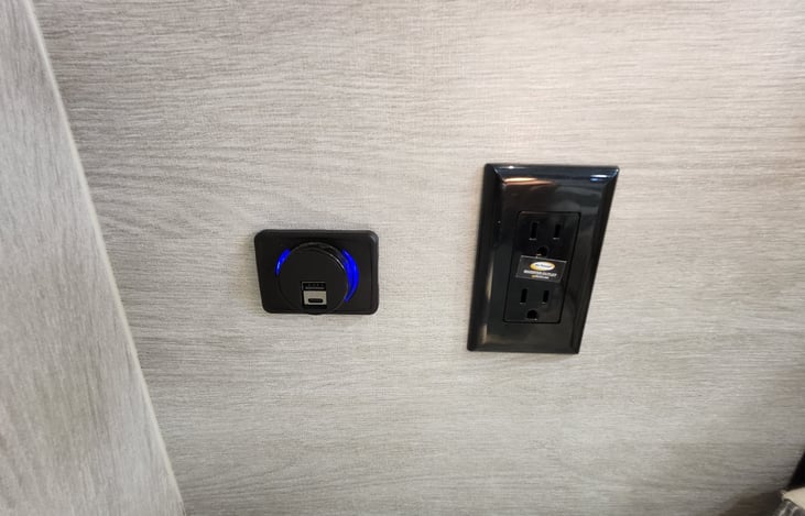 The private bedroom USB and Power Outlets next to the king bed do not require the generator to be running.