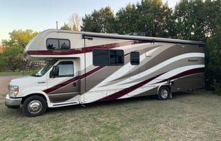 2019 Motorhome sleeps 10 extra large living space