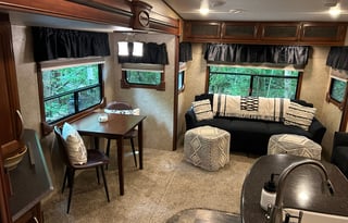 Cozy RV on Horse Farm
