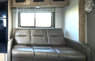 2020 Coachmen Leprechaun