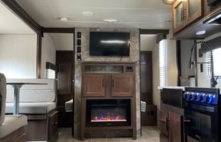 FULLY DELIVERED 2020 Grey Wolf - 30’ - 4 Beds