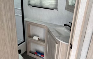 2022 Cruiser Shadow Cruiser 277BHS
