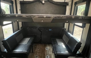 2018 5th Wheel Genesis Supreme 32 CR ToyHauler