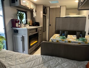 Dutchmen RV Coleman 17B