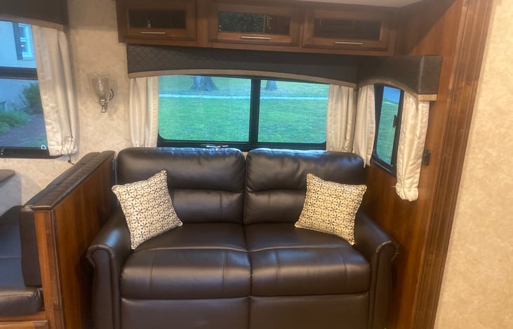 Foldout sofa that holds two