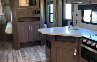 2019 Keystone Hideout 31