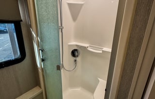 Holiday Rambler Luxury Coach /2 Full Baths & Bunks