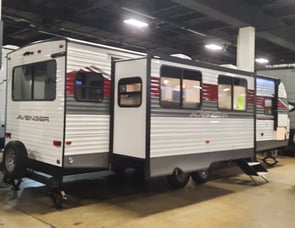 Prime Time RV Avenger 28REI