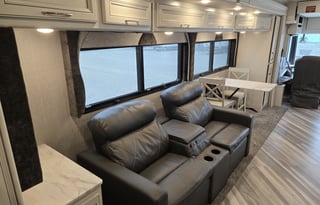 2022 Fleetwood RV Bounder 35K