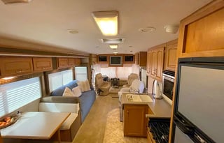 A Beautiful Cozy Motorhome for the Family
