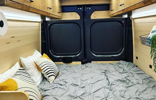 “VANessa” Off-Grid, Pet-Friendly, AC, for 2
