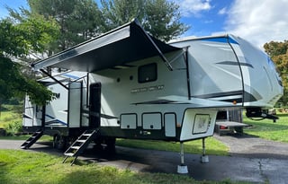 2021 Artic Wolf 3770 Suite-Condo on Wheels