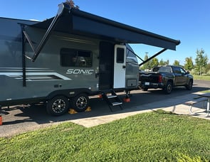 Venture RV Sonic SN190VRB