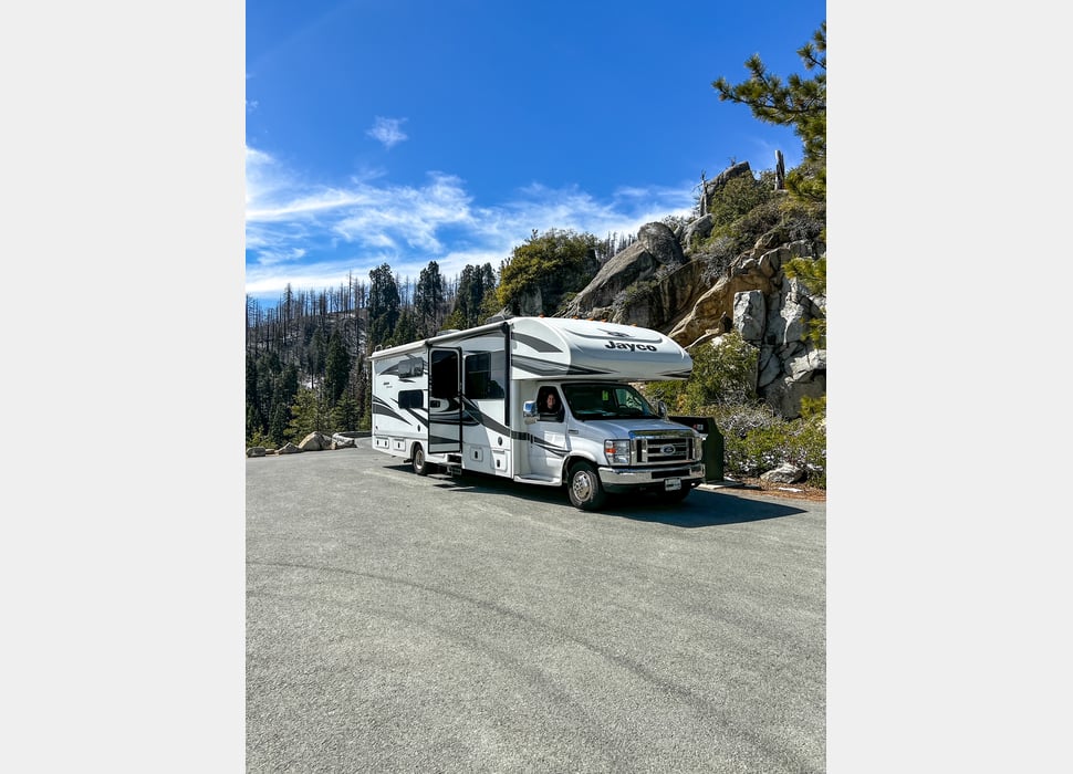 Class C Motor Home rentals in Glen Gardner