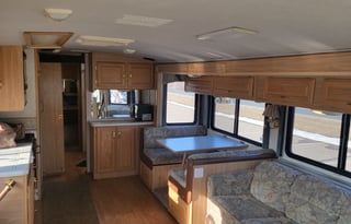 2000 Fleetwood RV Discovery 36Q