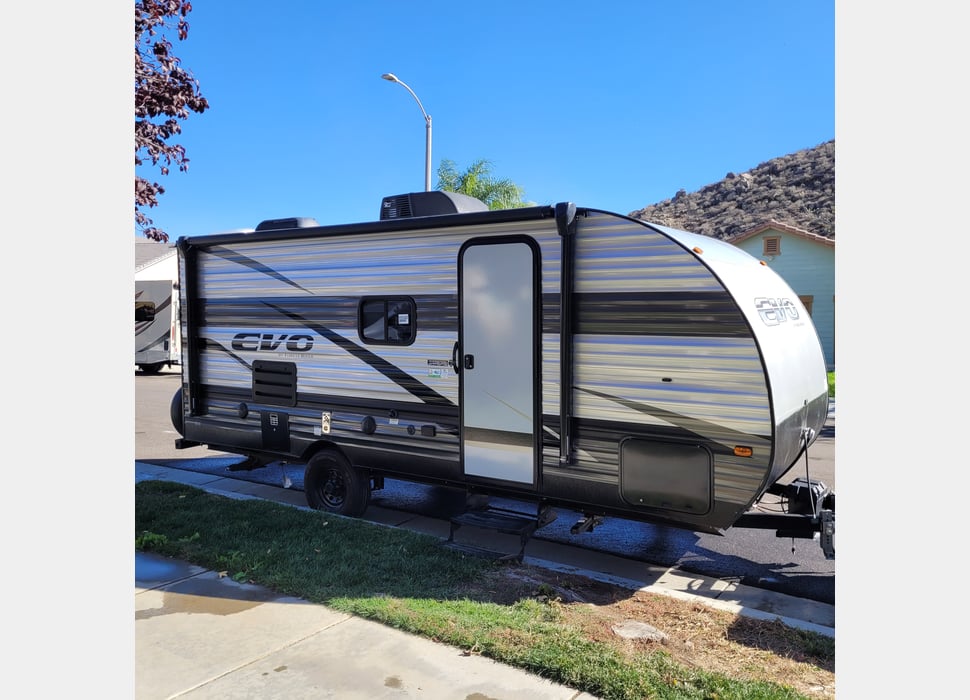Travel Trailer rentals in Newport Beach