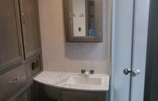 2021 Dutchmen RV Kodiak Ultimate 3021RBDS