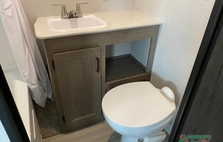 Brand New !!! 2021 Keystone Hideout