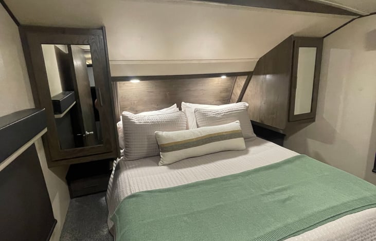 Cozy primary bedroom that has its own private access to the bathroom!