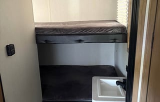 Beautiful like new camper