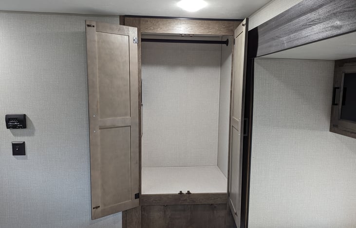 Washer/Dryer Closet