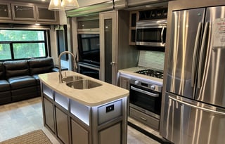 2020 Keystone Montana- HAL494