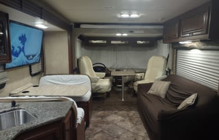 "Vrbo on the Go" with Outdoor Kitchen & TV