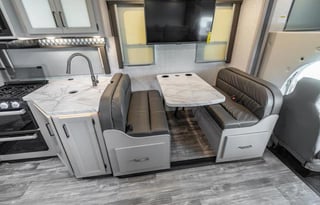 Fully Stocked, Sleeps 8, Super Clean & Comfy!