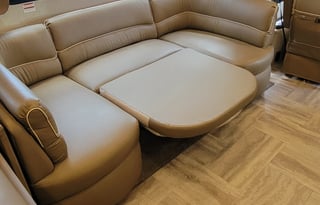 Family Fun Coach-MN-Bring Fido -2Bath! - 2019