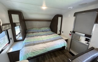 Big family fun, in a compact, cozy camper!