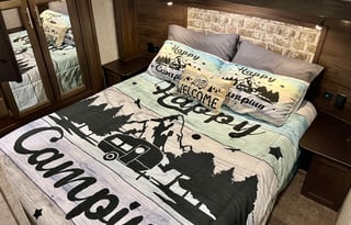 Fully Equipped RV- Perfect for Families or Couples