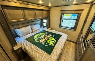 Tiffin Allegro Bay Super C