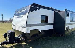 Modern and Spacious Hideout