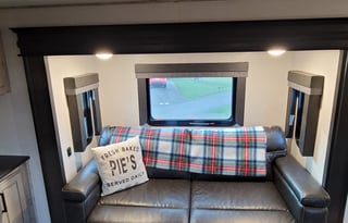 2023 Luxury Fifth Wheel