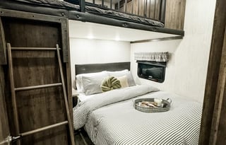 NEW (2) Bedroom 5th Wheel - Sierra 3440BH