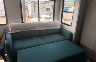 Luxury Family Fifth Wheel - 2025 Keystone Sprinter