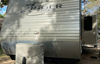 Comfy Zinger 32ft Crossroad, Clean and Fun!