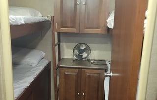 Cozy Furnished Bunkhouse- No Stress Delivery Only