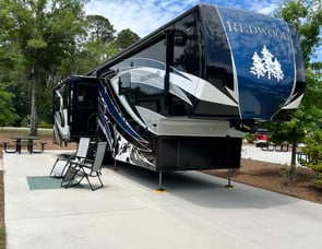 Redwood RV Redwood 3901MB