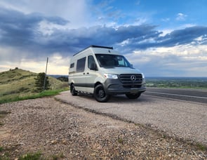 NoKhu Mercedes-Benz Sprinter