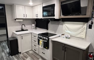 Catchin’ a Break – 2025 Jayco 287BHS
