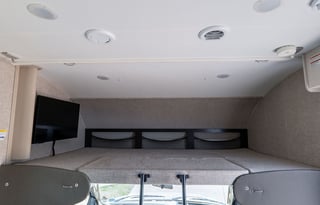 Spacious Dog Friendly and stocked for adventure!!