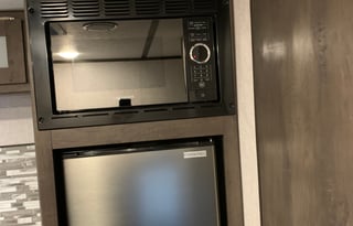 2021 Dutchmen RV Coleman Lantern LT Series 17BH