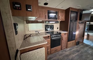 Book Now for Fall/Winter Camping - Sleeps up to 9