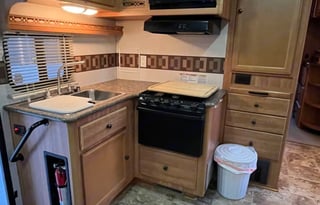 WINGER'S FLEETWOOD VACAY ON WHEELS