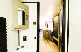 * Marshmallow Den! * Slide-Out Space * Sleeps 10!