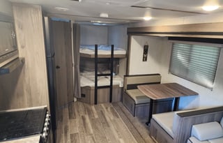 Unit 6 Gulfstream Amerilite