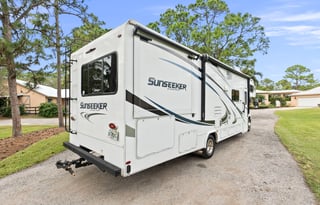 "Sunny"-Super fun and roomy Sunseeker RV