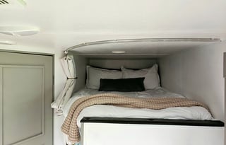 27’ Z1 Bunkhouse. Pet friendly and half ton rated!