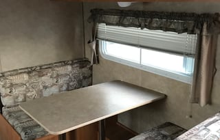 2006 Starcraft 2500rks travel trailer
